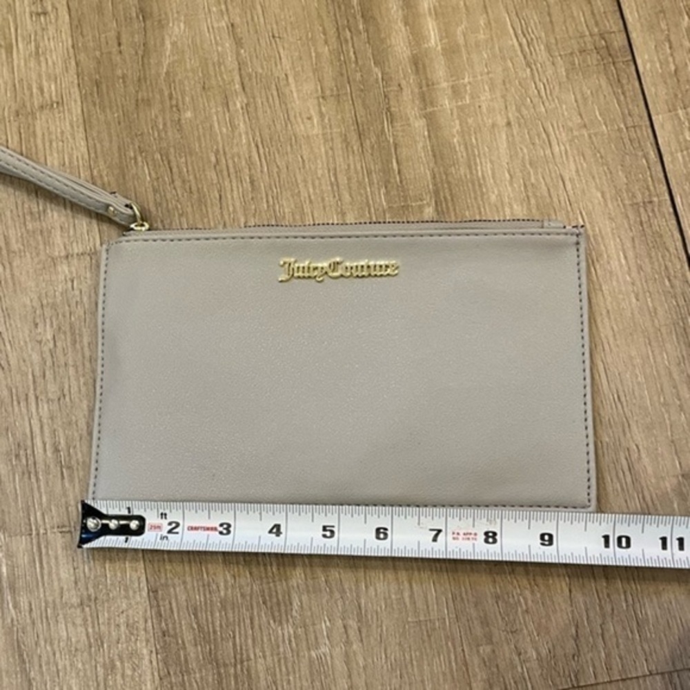Juicy Couture Silver Wristlet Wallet Zippered Purse NWOT - Picture 13 of 15